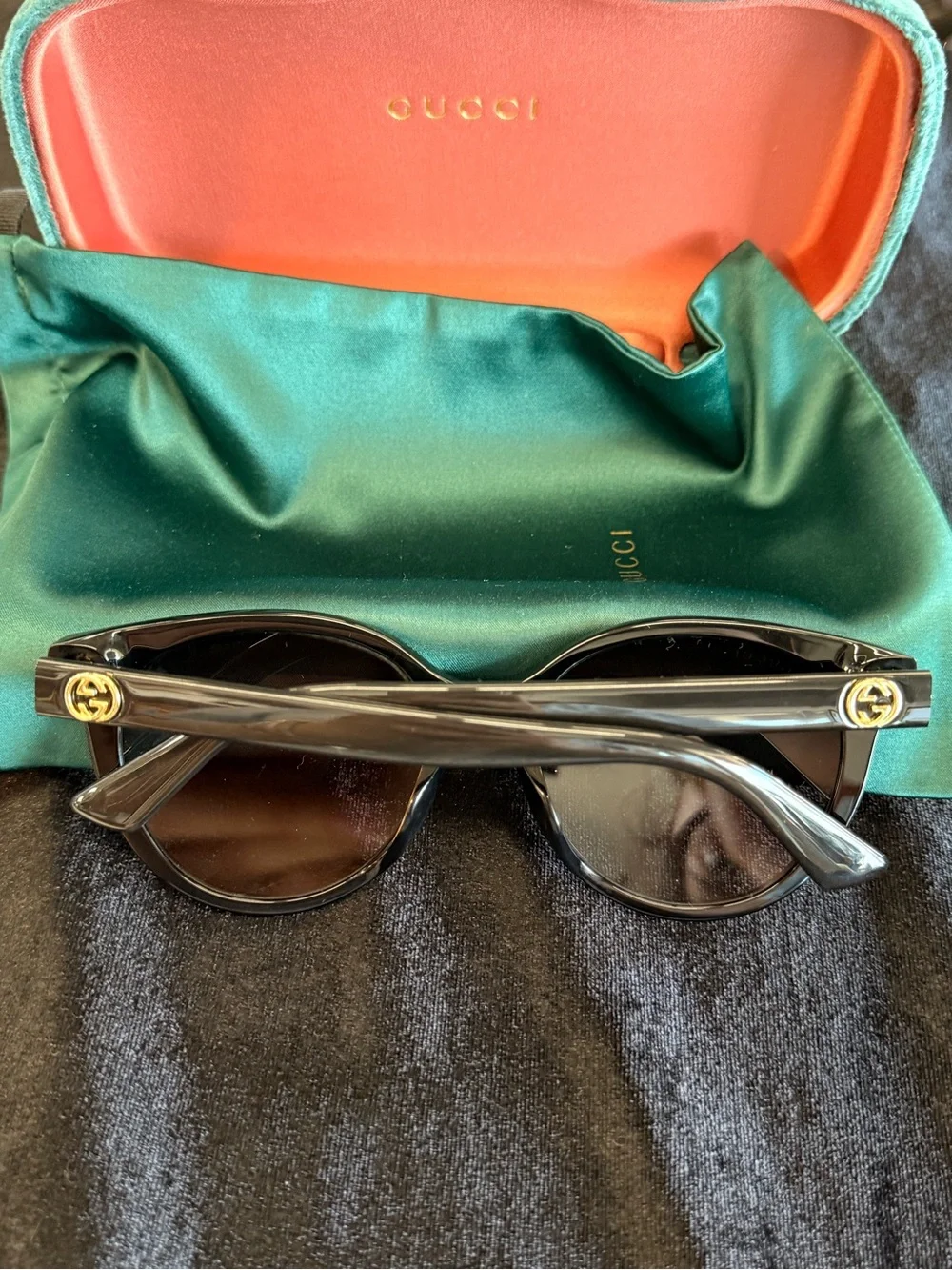 Gucci Black Round Sunglasses with Dark Lenses